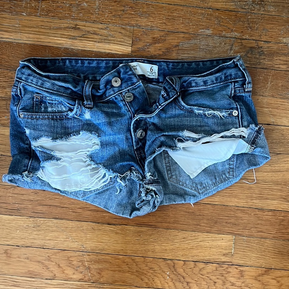Abercrombie & fitch low rise shorts